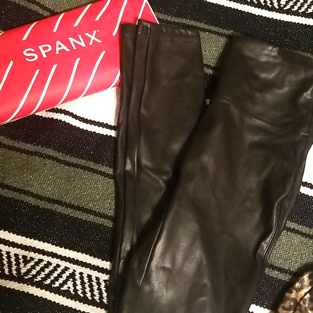 Coated blk leggings